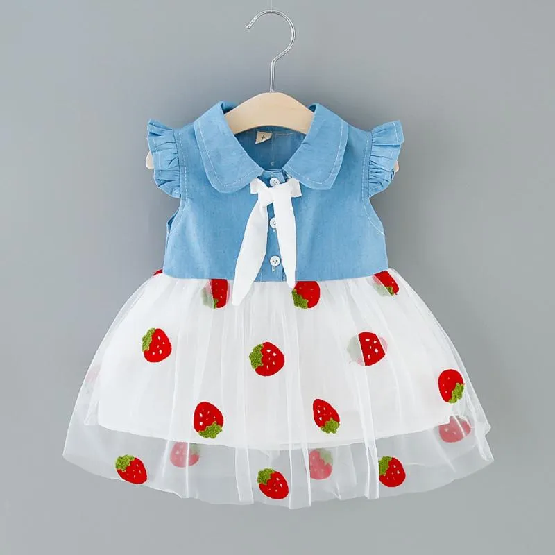 Småbarnsklänningar för flickor bowknot denim skarv jordgubbe tryck tyll prinsessan klänning baby flickor sommar avslappnad kläder ma8