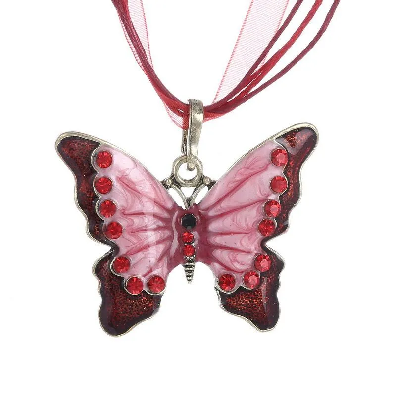 Crystal Butterfly Chokers Necklace Elegant Women Luxury Jewelry Vintage Long Chain Animal Rhinestone Crystal Pendant Necklace
