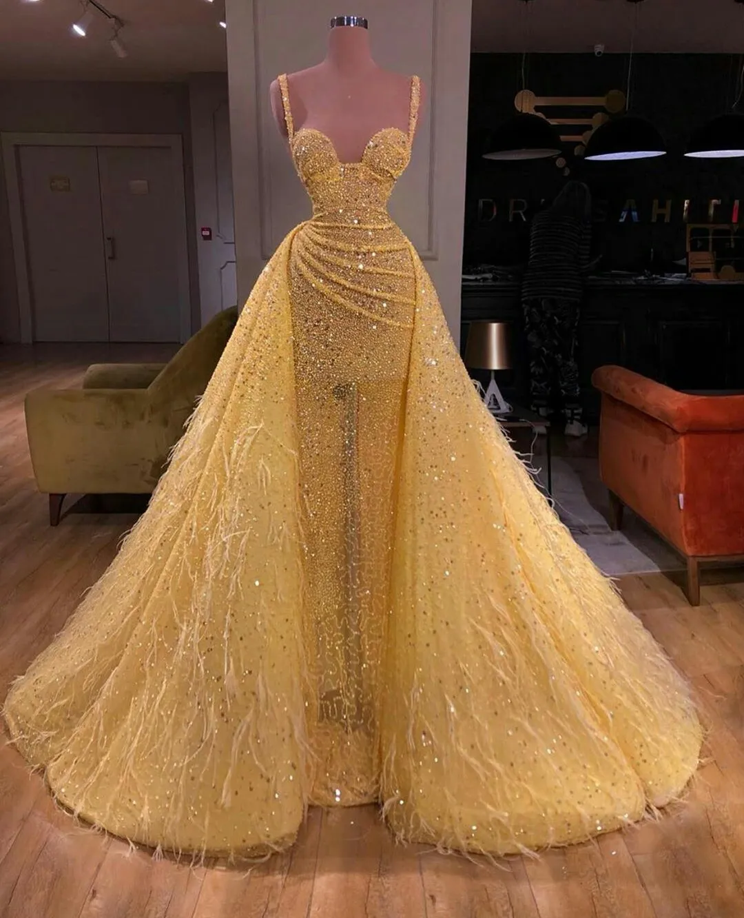 2020 Yellow Vestidos Com destacável saia Spaghetti Lantejoulas Lace Mermaid Prom Dress Feather lantejoulas Custom Made Robes De Soirée