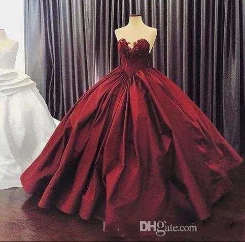 Nuovi abiti sexy Quinceanera bordeaux Abito da ballo Sweetheart Applicazioni di pizzo Lunghezza pavimento Aperto indietro Sweet 16 Party Prom Abiti da sera taglie forti