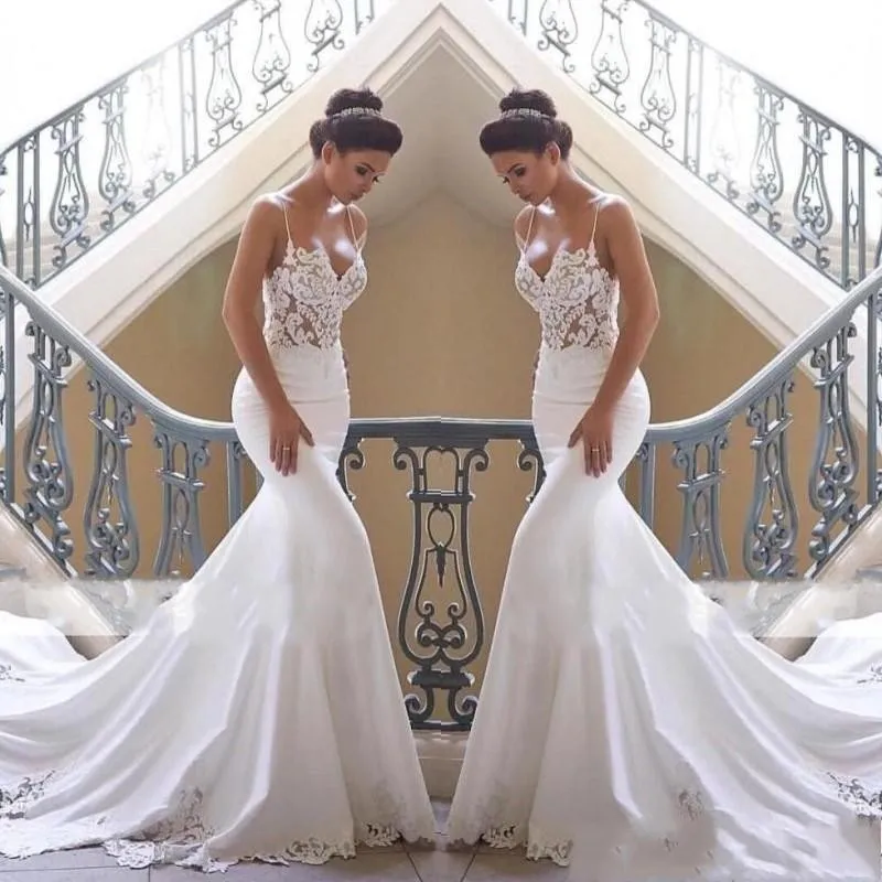 2024 Nieuwe Mermaid Wedding Jurken Spaghetti Lace Appliques Satin Mouwloze Court Train Sexy Open Back Arabische formele bruidsjurken 403