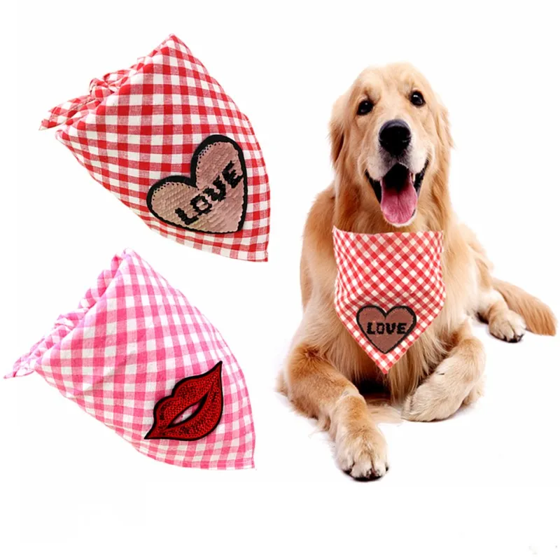 Ny Pet Valentine Scarf Lip Print Dog Bib Love Pet Grid Handduk Gåvor för Pet Plaid Print