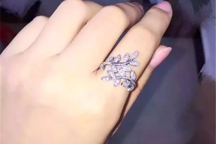 Vente en gros - Feuille CZ Diamond Life Tree Ring avec boîte d'origine pour Pandora Real 925 bijoux en argent sterling bague rétro femme