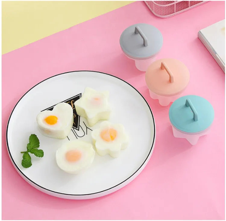 4pcs / set Caldeira Egg bonito Plastic Egg Poacher Set Cozinha Egg Cooker com tampa escova WB1885
