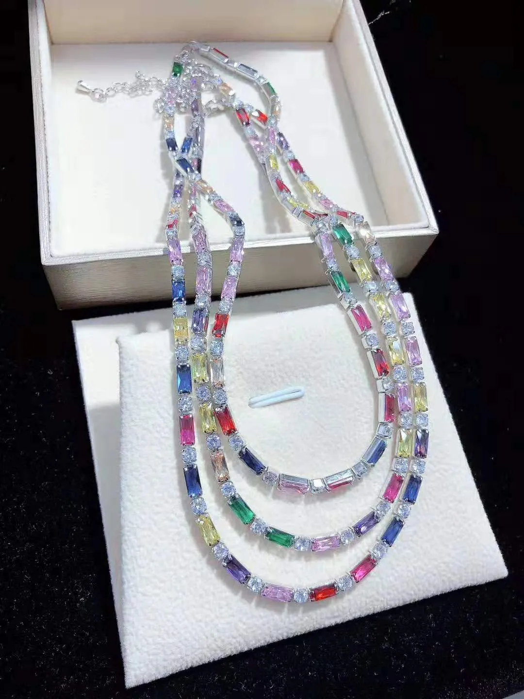 Vendre à chaud 43 cm brillant micro-incrustation en zircon coullier de mode bijoux de mode