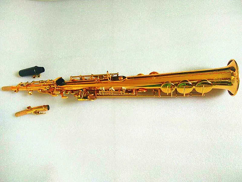 Brandneues Sopransaxophon SAX Bb Messing lackierter Goldkorpus und Klappen mit Kofferriemen Mundstück Holzblasinstrument