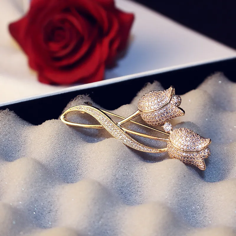 New trendy fashion luxury designer glittering cute lovely diamond double roses flower elegant pin brooches jewelry for woman girls307G