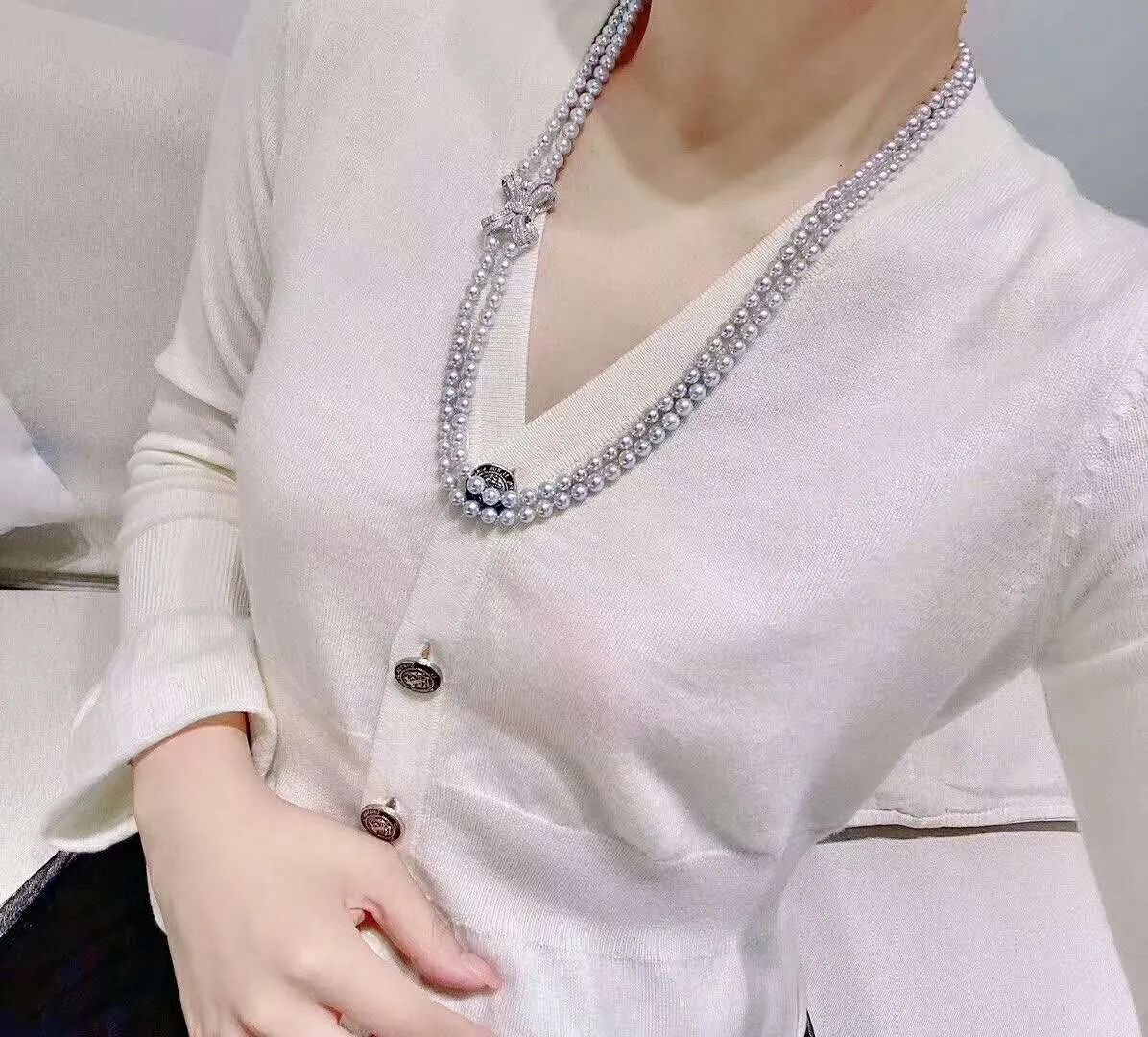 Ręcznie Wiązany 8mm Grey Shell Pearl Naszyjnik Sweter Łańcuch Długie 70-80 cm Biżuteria