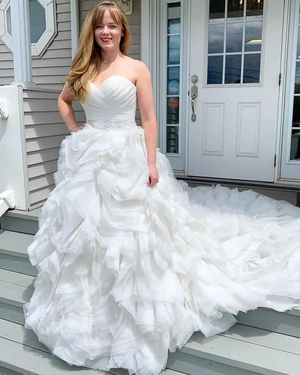 2019 romantisk vit bollklänning bröllopsklänningar strapless tiered kjolar tulle brudklänningar korsett spets upp tillbaka bröllopsklänning