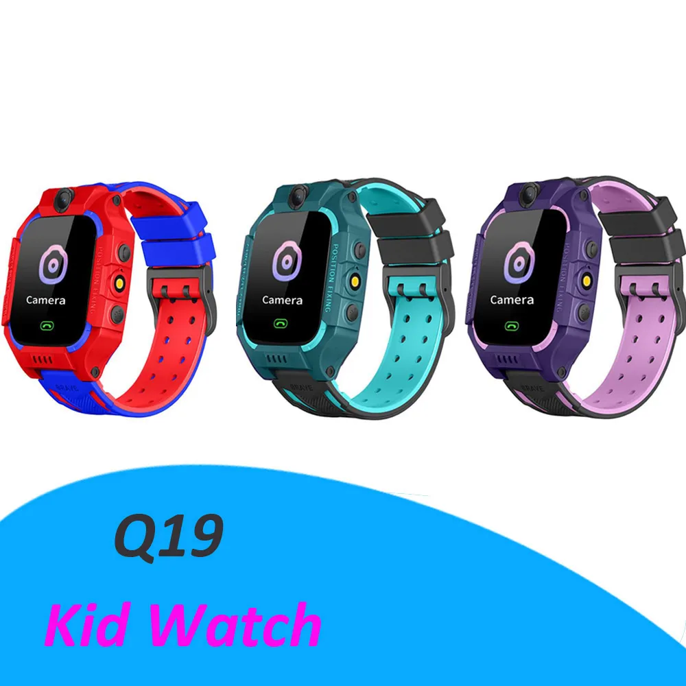 Q19 Montre Smart Watch Living Wateproof Enfants Montre Intelligente LBS Tracker Smartwatches Fente pour Carte SIM avec Caméra SOS pour Smartphones Android iPhone