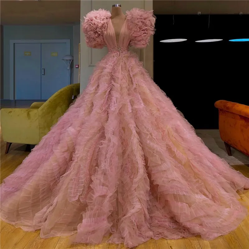 Tiered roze gezwollen prom dresses met kralen pailletten tule Turkse islamitische gewaad de soiree v-hals rode loper jurken avondkleding