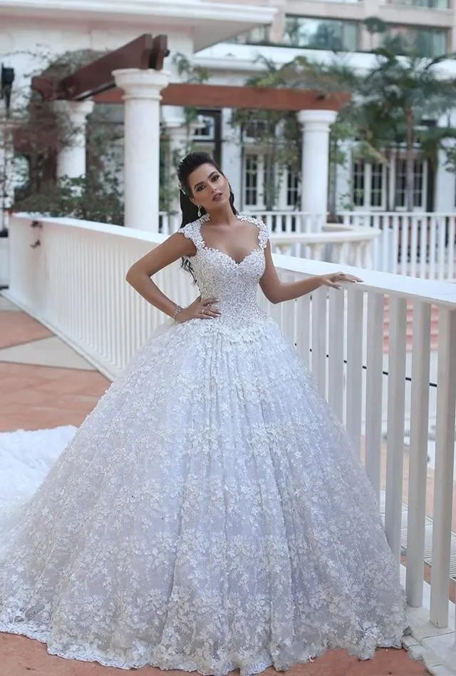 2020 New Arabic Bling Ball Gown Wedding Dresses Sweetheart Full Lace Appliques Beads Court Train Sheer Back Plus Size Formal Bridal Gowns