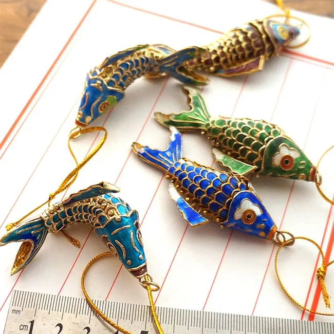 10pcs 5.5cm 8.5cm Vivid Sway Enamel Koi Fish Cute keychain Charms Lucky Fish Key chain Pendant with box Women Men Favor Gifts