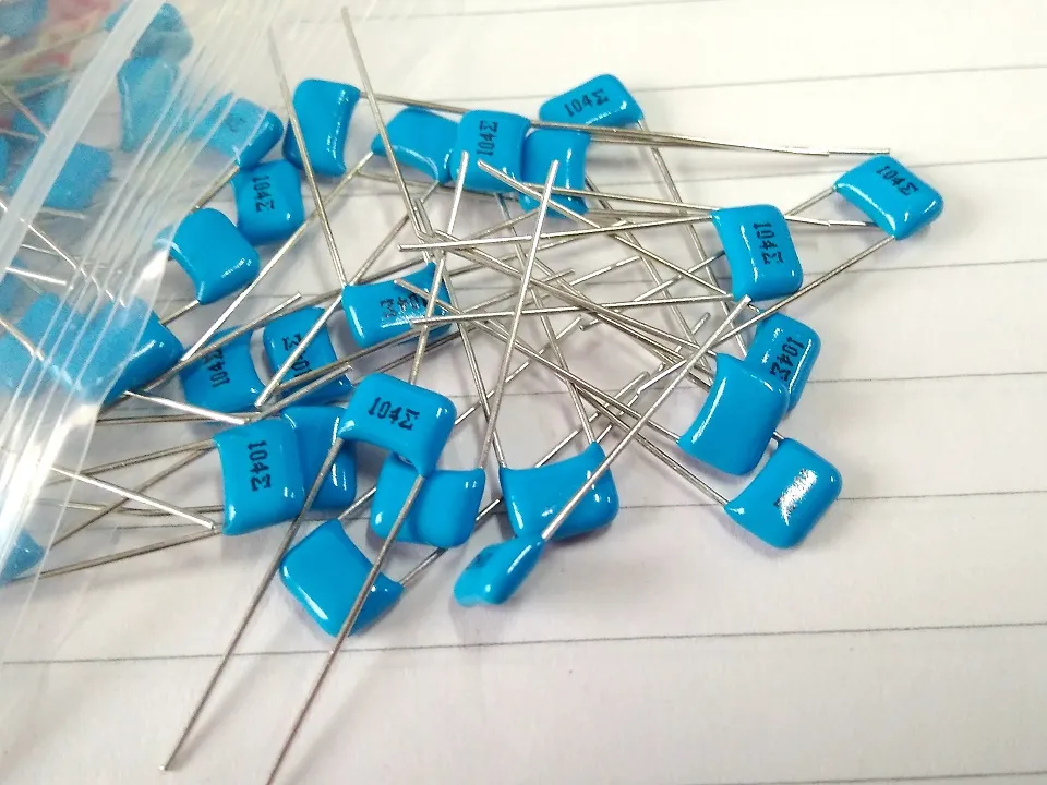 100 novos e originais 20pcs cbb 50v 100nf 104 5 mmta0050j104 capacitor de filme fino