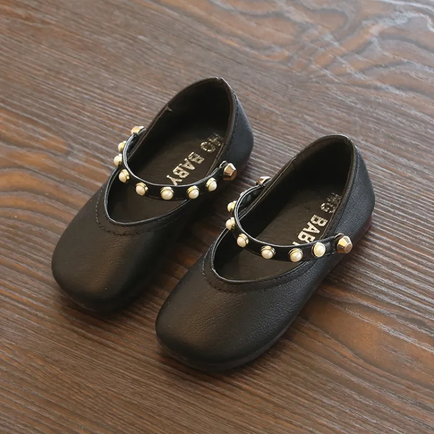 2018 Nuevas Niñas Coreanas Zapatos De Perlas Para Niños Zapatos De Princesa Niña Fondo Plano Salvaje Solo Zapatos Abuela De 24,5 € DHgate