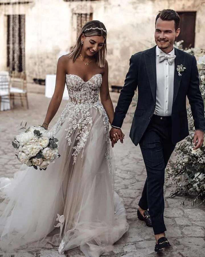 chinese dress ladies Vintage Floral Lace Wedding Gown Strapless Sweetheart Neck Mermaid Wedding Dress AWD1993