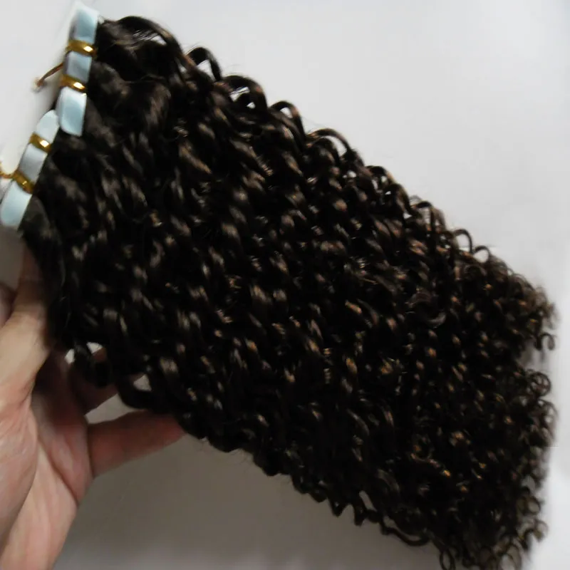 Cheveux bouclés péruviens vierges non transformés 200G Kinky Curly Tape dans les extensions de cheveux Bande de trame de peau PU dans les extensions de cheveux humains Couleur naturelle