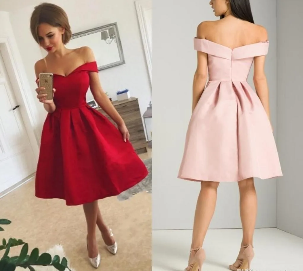 Eenvoudige rode korte prom -feestjurken Off Shoulder Ruffles Satijnen knielengte zwarte feestjurken goedkope thuiskomstjurken HY4093