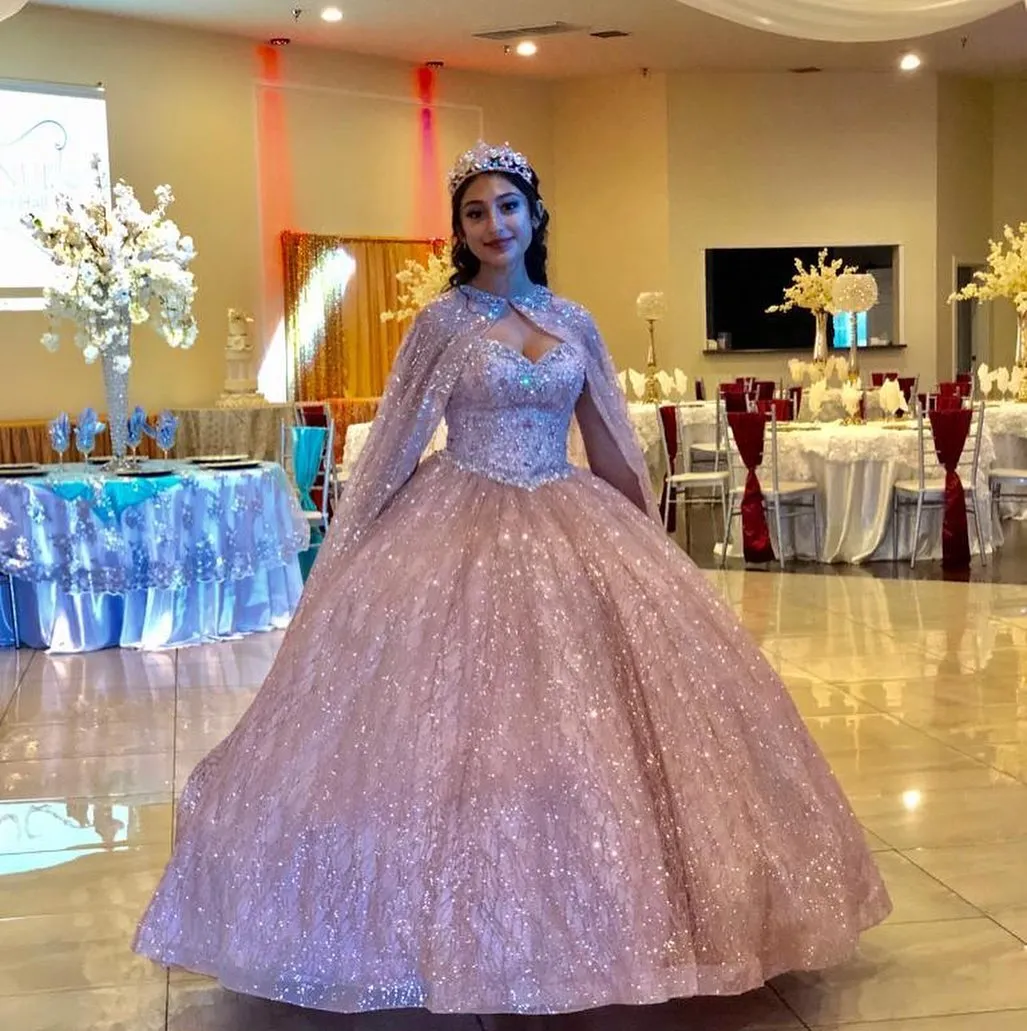 Benzersiz tasarım büyük şal gül altın quinceanera balo elbiseleri 2022 bling pullu sevgilim dantelli yeni akşam 15 parti vestidos 15 281a