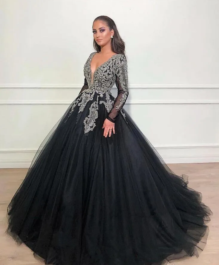 Dubai Arabiska Svart Boll Kappa Evensk Klänningar V Nacke Långärmade Svårdade Pärlor Lace Applique Sweet 16 Prom Quinceanera Klänningar Vestidos