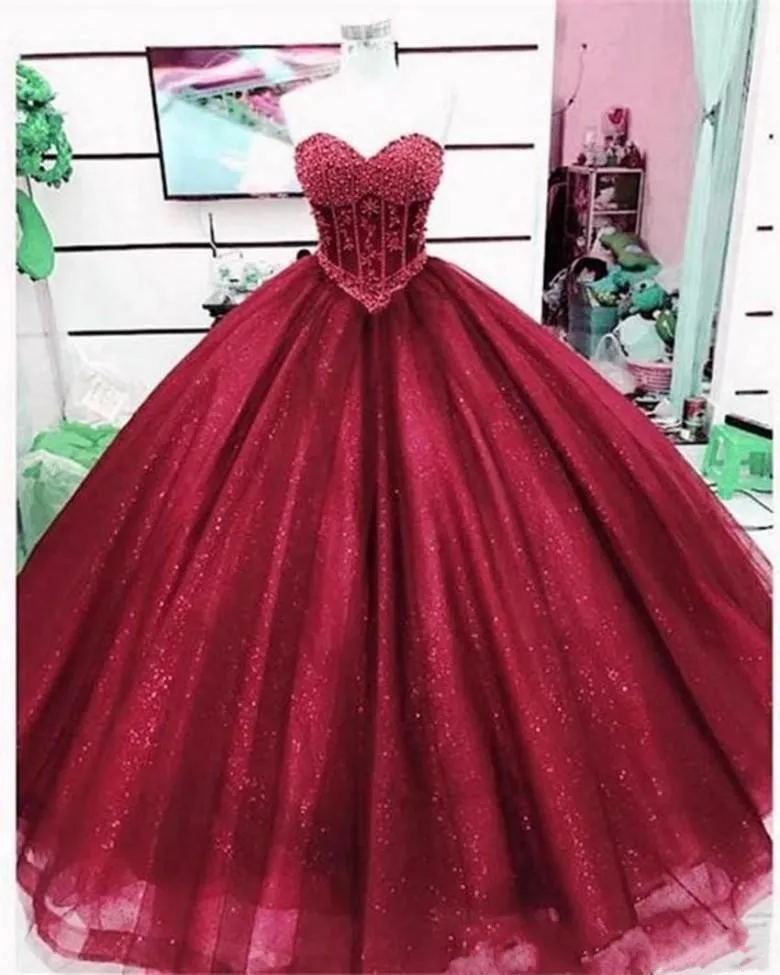 2019 년 새로운 섹시한 짙은 붉은 Quinceanera 공 가운 드레스 아가씨 레이스 아플리케 오픈 백 바닥 길이 푹신한 얇은 명주 그물 파티 댄스 파티 저녁 가운