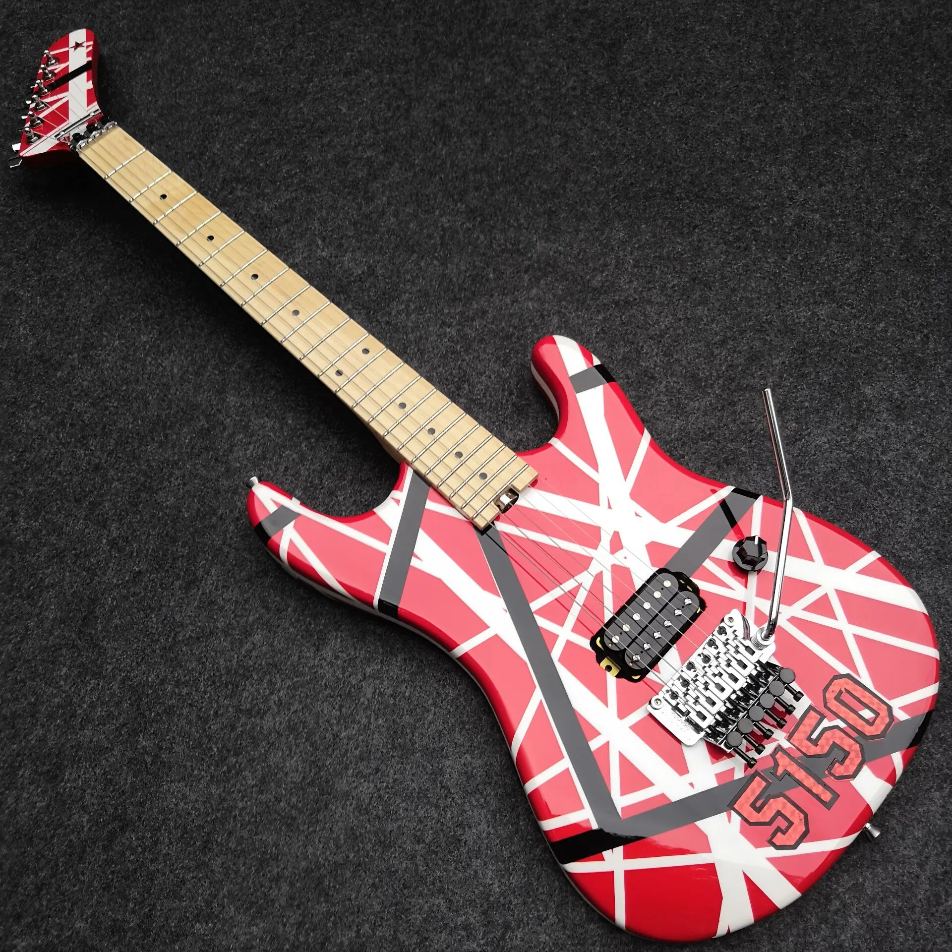 アップグレードKramer Gang Edward van Halen 5150ホワイトストライプ赤エレクトリックギターリアルフロイドローズ特別トレモロブリッジ、ロッキングナット、ワーキーバー