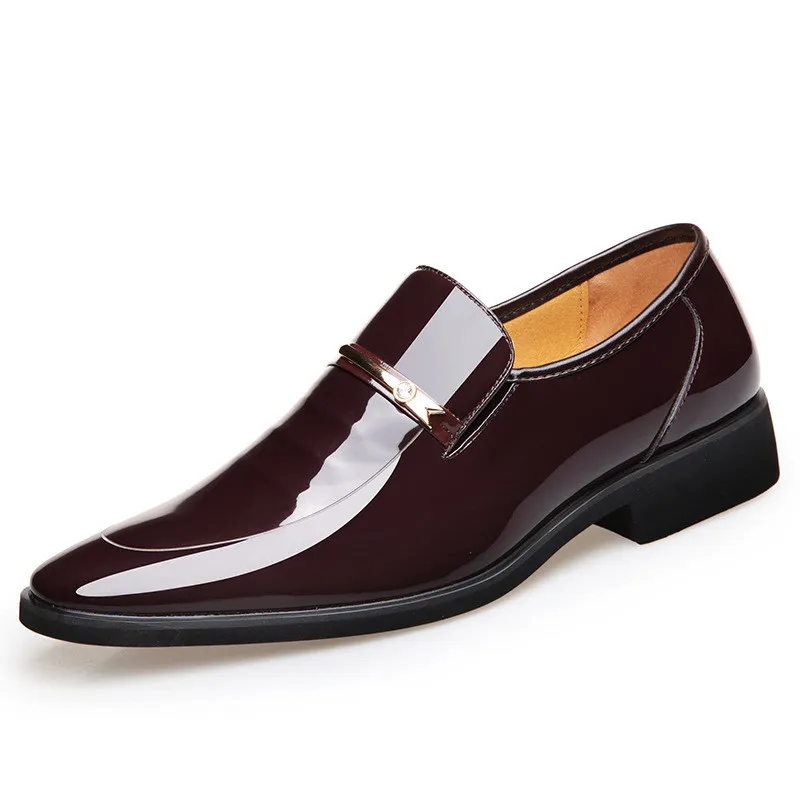 Scarpe da uomo in pelle verniciata con punta a punta, mocassini eleganti, scarpe oxford da uomo d'affari casual nere, scarpe marroni da uomo di design italiano