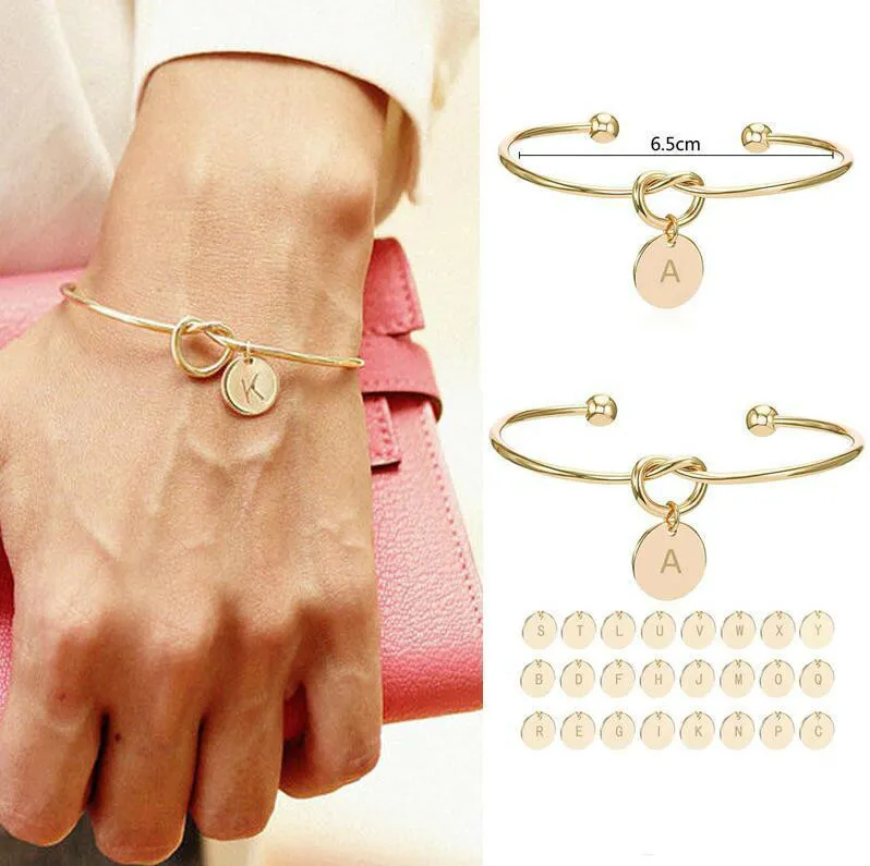 26 Lettre Demoiselle D'honneur Or Argent Couleur Noeud Coeur Bracelet Bracelet Fille Mode Bijoux Alliage Pendentif Rond Bracelets pour Femme cadeau cadeau