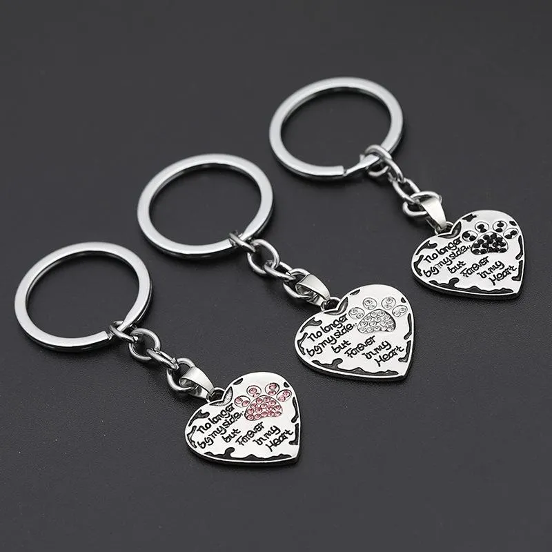 Porte-clés Collecteur De Poils Chien - Forme Patte, Cuir, 6.1x6.5 Cm, Souvenir Pour Amoureux Des Animaux