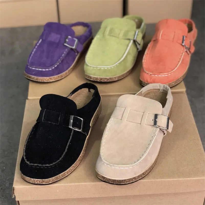 Designer Kvinnor Sommar Tofflor Sandaler Bekväma Slipper Läder Non-Slip Lady Flat Ins Europeisk Scuffs Lätta Träskor Mjuka Sandaler