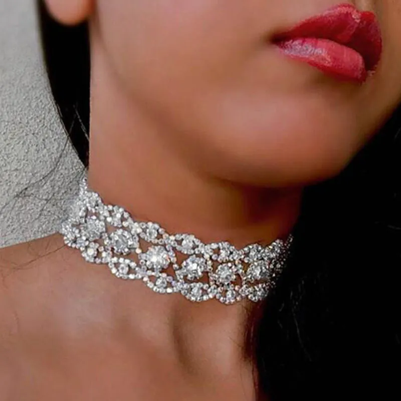 Female shop diamond choker