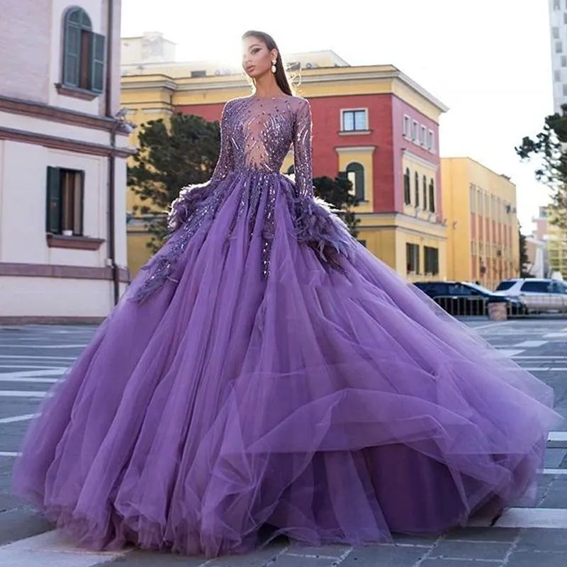 Luxury Purple Feather Prom Dresses Jewel Neck Long Sleeve Appliques Sequined Ball Gown Pageant Dress Tulle Skirt Puffy Evening Gowns