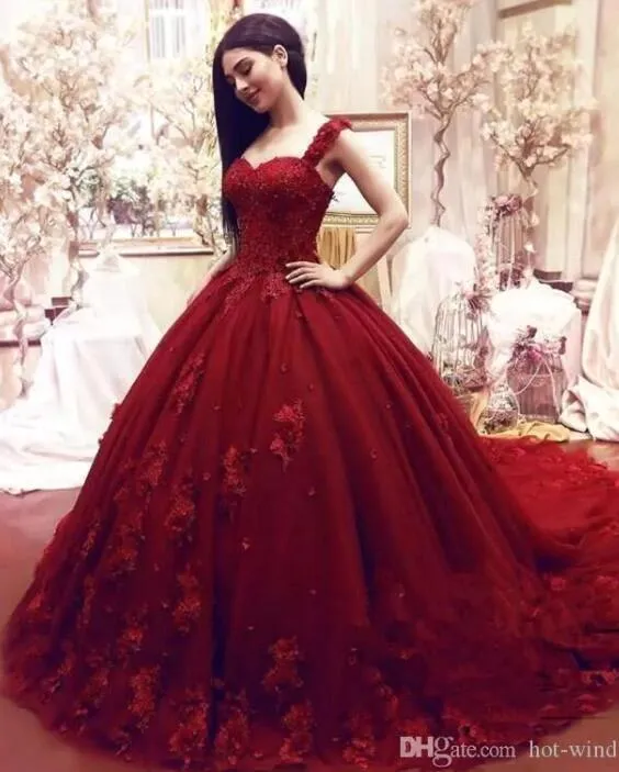 Long Sexy Red Ball Gown Quinceanera 2019 Spaghetti Straps Lace Appliques Sweep Train Pleats Tiered Tulle Prom Dresses