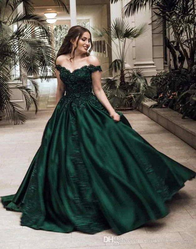 Sexy vestido de fiesta verde oscuro con hombros descubiertos Una línea de vestidos de noche con hombros descubiertos Apliques de encaje Granos Tren de barrido Vestidos de fiesta de noche formales