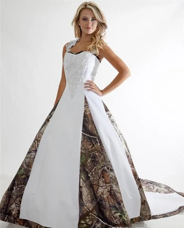 Vintage Camo A Line Suknie ślubne kantarki szyi koronkowe aplikacje Plus Vestidos de novia Country Garden Bridal Suknie ślubne suknie ślubne