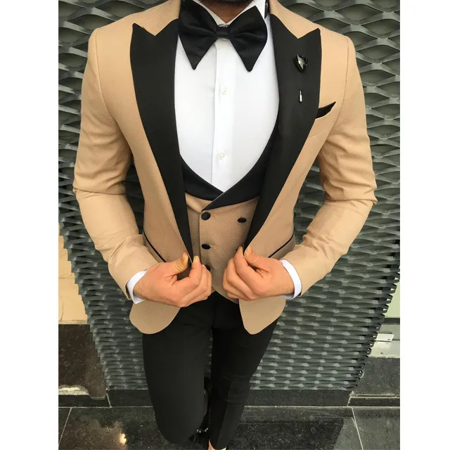 Выполненный на заказ Пик нагрудные Groomsmen One Button Groom Tuxedos Мужские костюмы Свадебные / выпускной вечер / ужин Шафер Blazer (куртка + штаны + Tie + Vest) W98