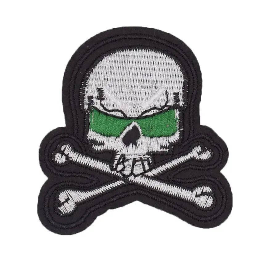 2018 Parches 20pcs Nuovo arrivo Crossbones Retro Biker Tattoo Gothic Punk Rockabilly Applique Iron On Patch all'ingrosso