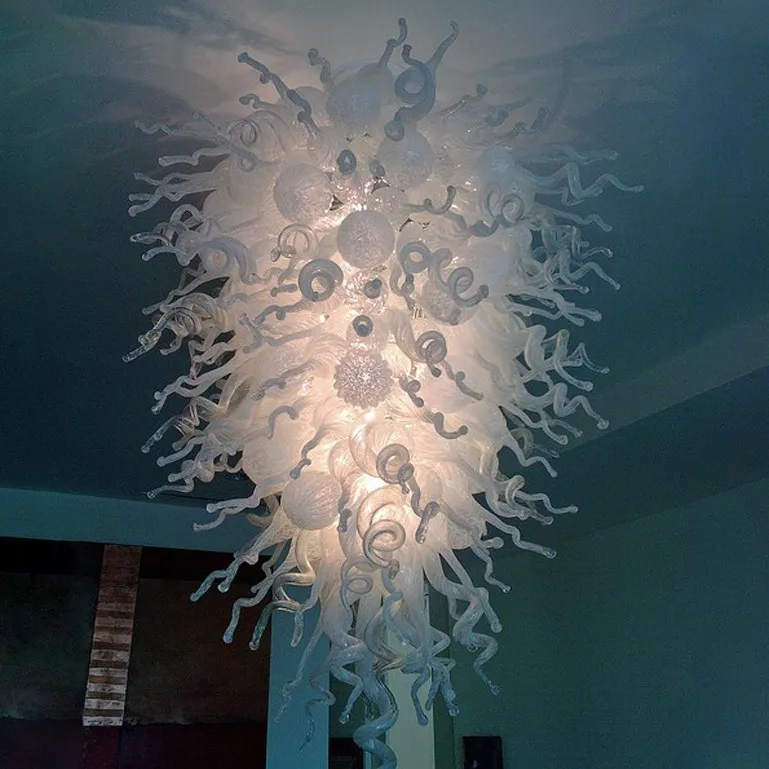 Włoski wisiorek ze szkła Murano żarówki LED luksusowy biały kryształowy żyrandol ręcznie dmuchane szklane lampy sufitowe do domu