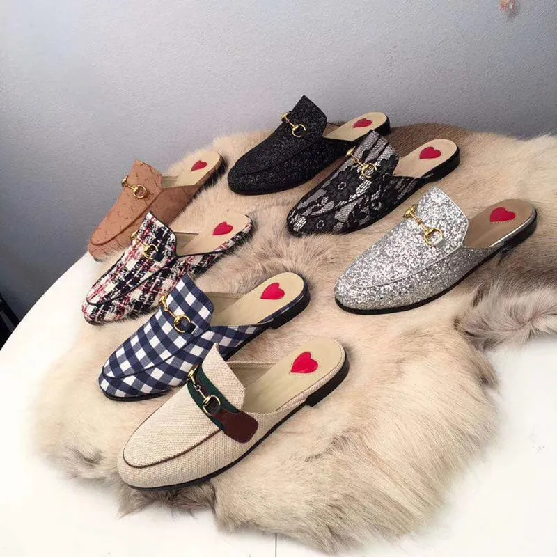 Loafers Skor Mules Tofflor 2019 Hot Fashion Dam Designer Casual Skor Päls100%Djur Äkta läder Princetown Metallkedja Lädertofflor