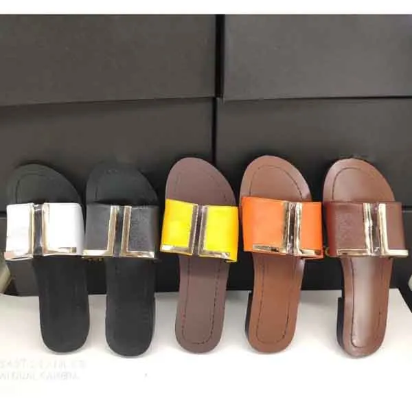 New Designer Lady Summer Flat-soled Golden Button Beach Slippers Lady Designer Leather Flat-soled Slippers 35-43 Belt Box