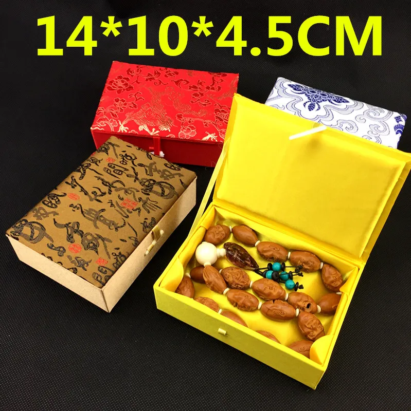 4pcs 고급 면화로 채워진 중국 실크 브로케이드 상자 사각형 공예 스카프 넥