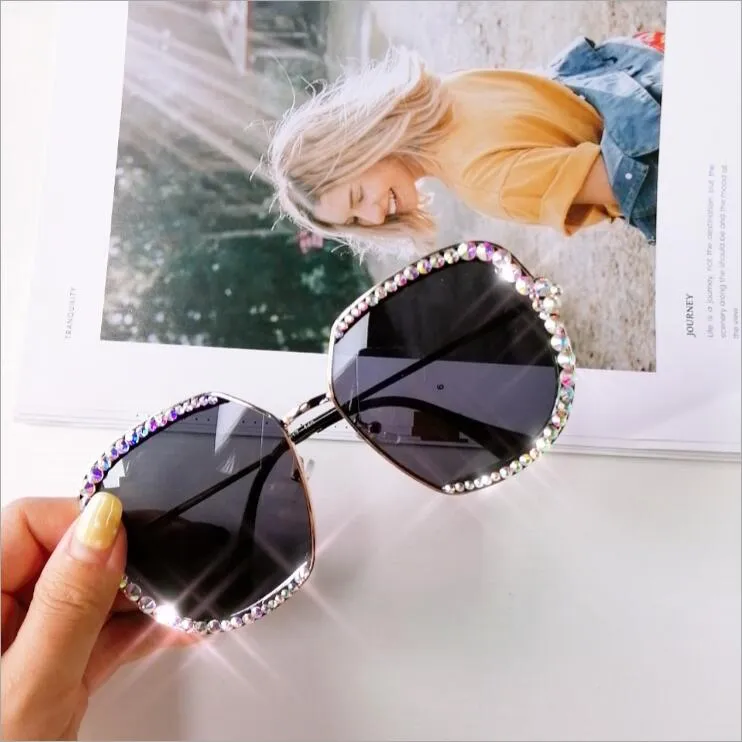 Atacado-Vintage Square óculos de sol mulheres óculos de sol de diamante de design de cristal lente clara óculos meninas oculos de sol feminino