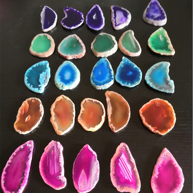 40-50 mm naturlig agatskiva med hål Oregelbunden kristallskiva Healing Reiki Stone Quartz Pendant Mineral Heminredning