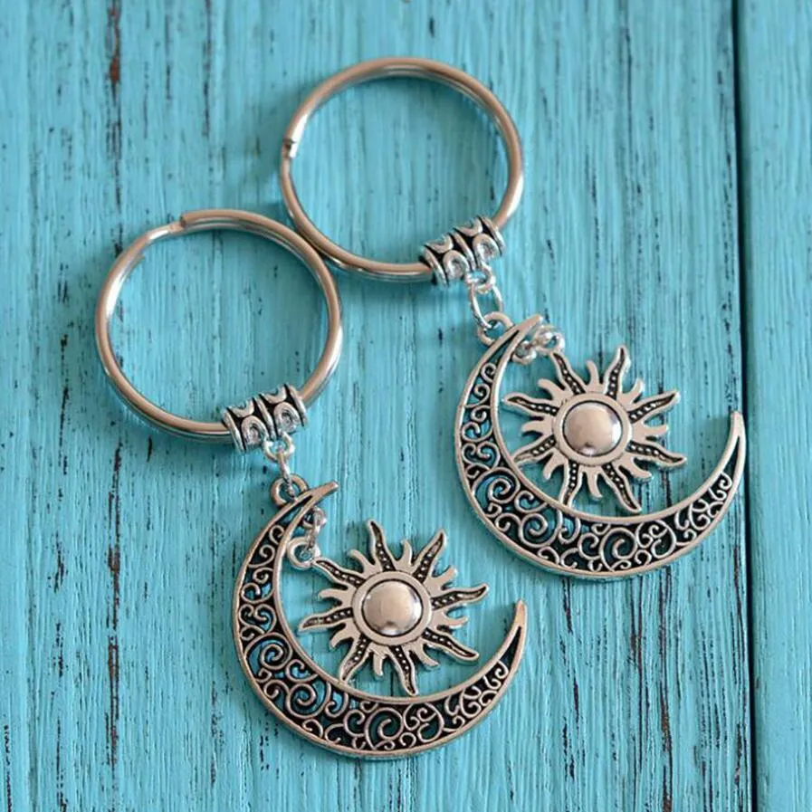 Moda Mücevherat Avrupa ve Amerikan Takı Bohemian Hollow Sun Moon Anahtarlık Hilal Anahtarlık Charm Kolye Anahtarlık 455