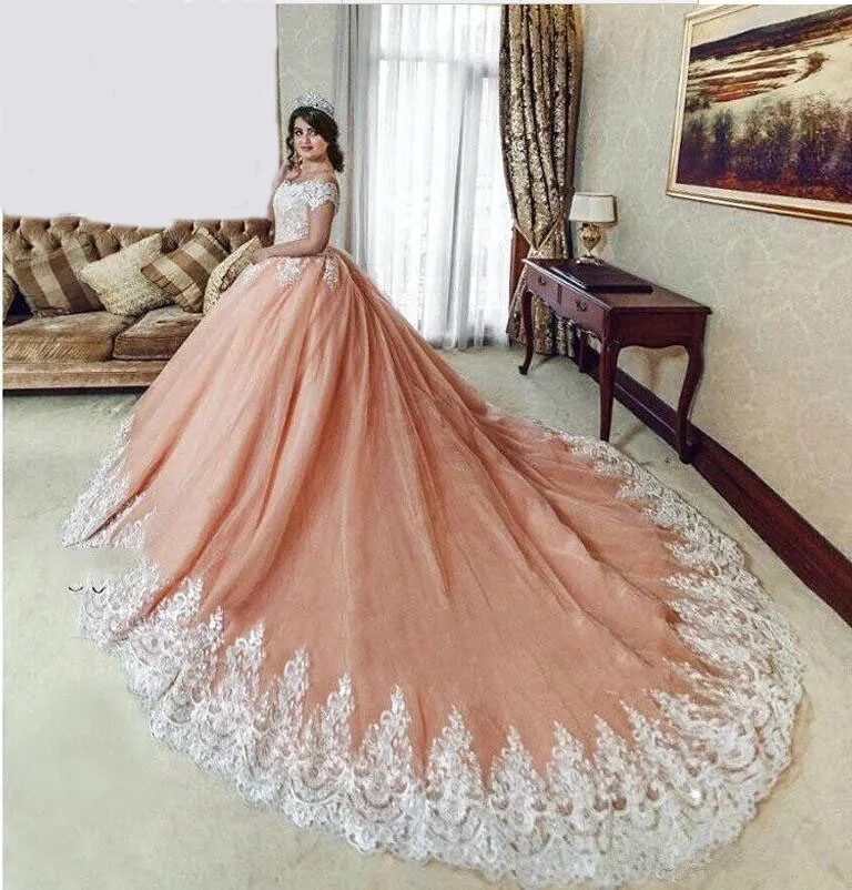 스리랑카 로얄 트레인과 어깨 공주 푹신한 볼 가운 웨딩 드레스 컬러 트리밍 웨딩 가운 오프 오트 Couture