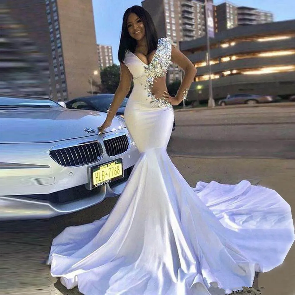 Vestidos de blancos 2019 Sexy con cuello en V Cristales Nuevo diseño elegante sirena