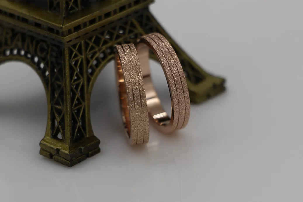 2019 Nuovo paio di anelli a sabbia a due linee in oro rosa 18 carati coppia di mignoli versione coreana dei primi gioielli di moda