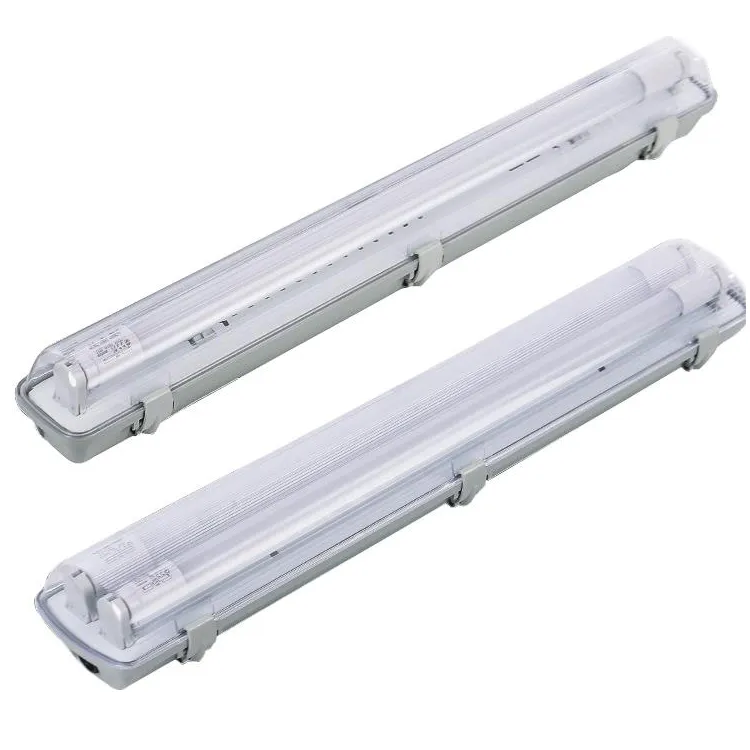 Crestech Bases intégrées commerciales extérieures câblées 4 pieds, étanche à la vapeur, résistant à l'eau, antibuée, luminaire LED IP54 T8, support de tube LED