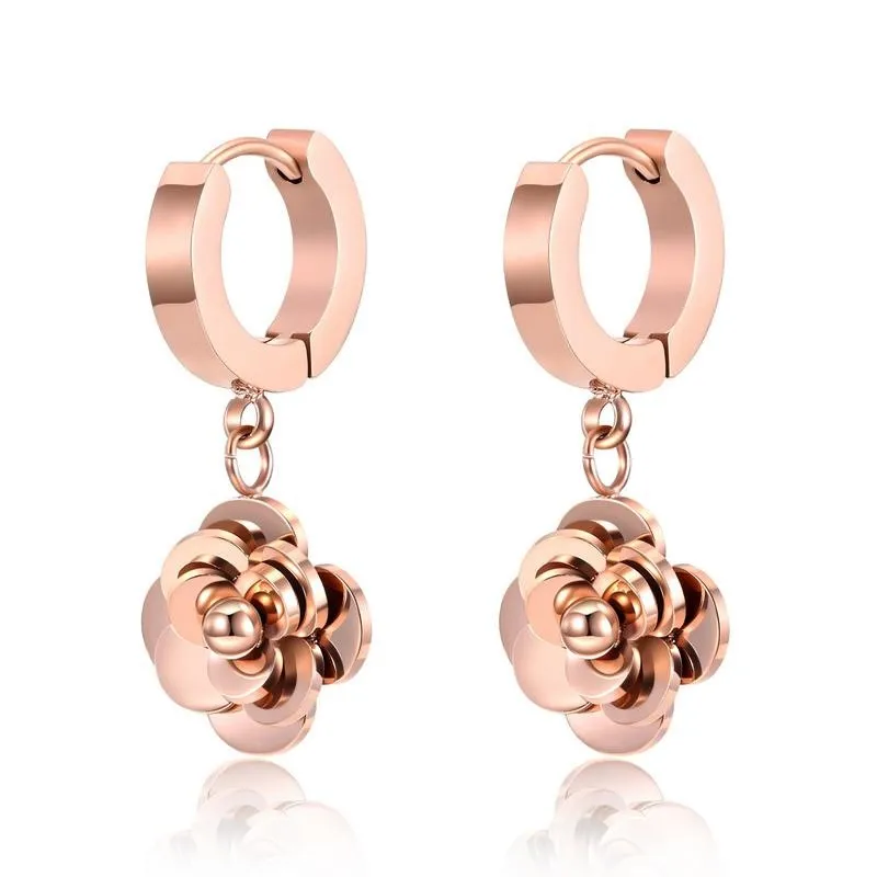 Mode-Luxus-Designer-Ohrringe aus Roségold und Titan mit elegantem Camillia-Blume-Anhänger, Kreis-Ohrclips für Damen