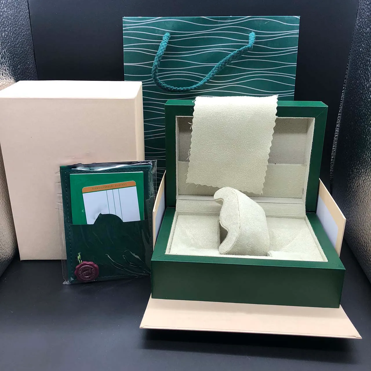 Fornecedor de fábrica de papel de caixa verde de alta qualidade, relógios de presente, caixas de bolsa de couro, cartão para 116610 116660 116710 116613 116500 caixas de relógios